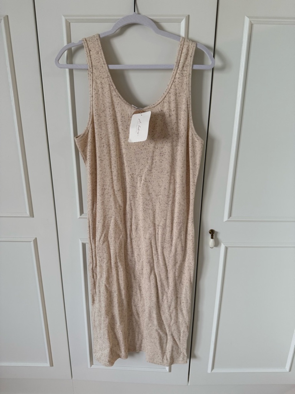 Jax & Lennon Ribbed Sleeveless Midi Tank Dress in Light Beige Speckle Oat